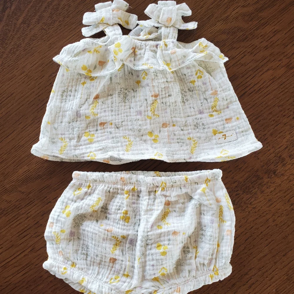 7 For All Mankind White Floral Ruffle Diaper Cover Set